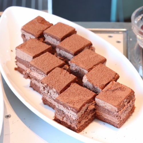 新宿プリンスホテルの風雅　チョコレートケーキ