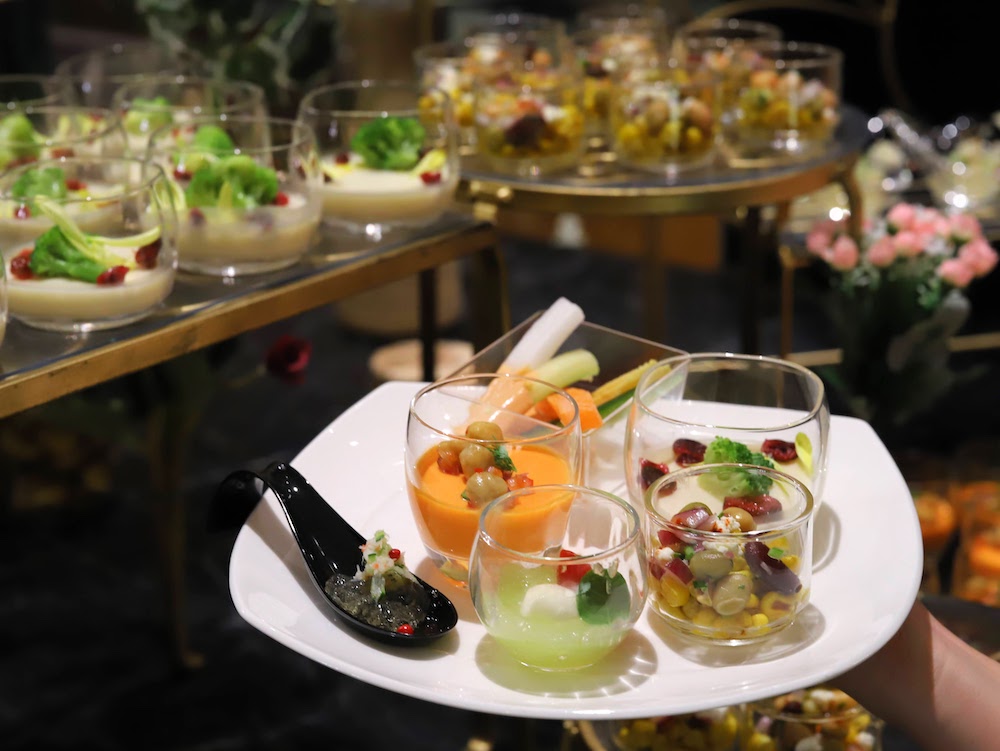 苺ビュッフェ21 ヒルトン東京のいちごスイーツ ランチビュッフェがハンパない グルメシア