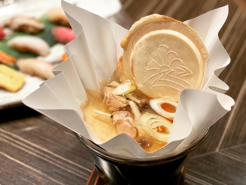 横浜ベイシェラトン「コンパス」のオーダービュッフェ｜八戸せんべい汁の紙鍋