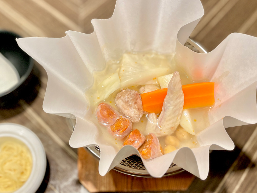 横浜ベイシェラトン「コンパス」のビュッフェ｜手作りチョリソーのコシード・マドリレーニョ